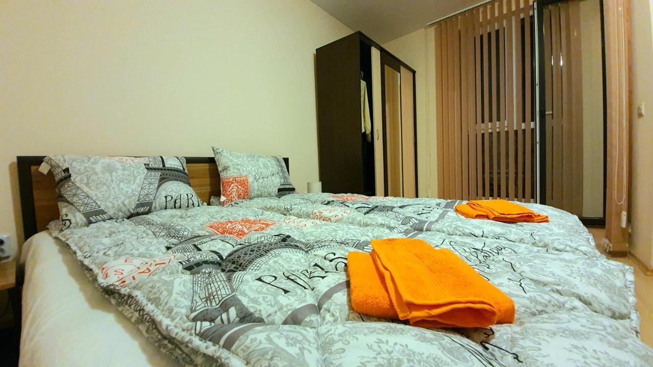 Ferienwohnung Minimalistic 1Br Flat With A Parking Spot Warna Exterior foto
