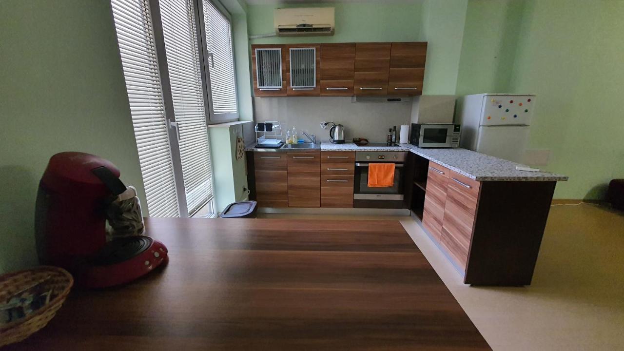 Ferienwohnung Minimalistic 1Br Flat With A Parking Spot Warna Exterior foto