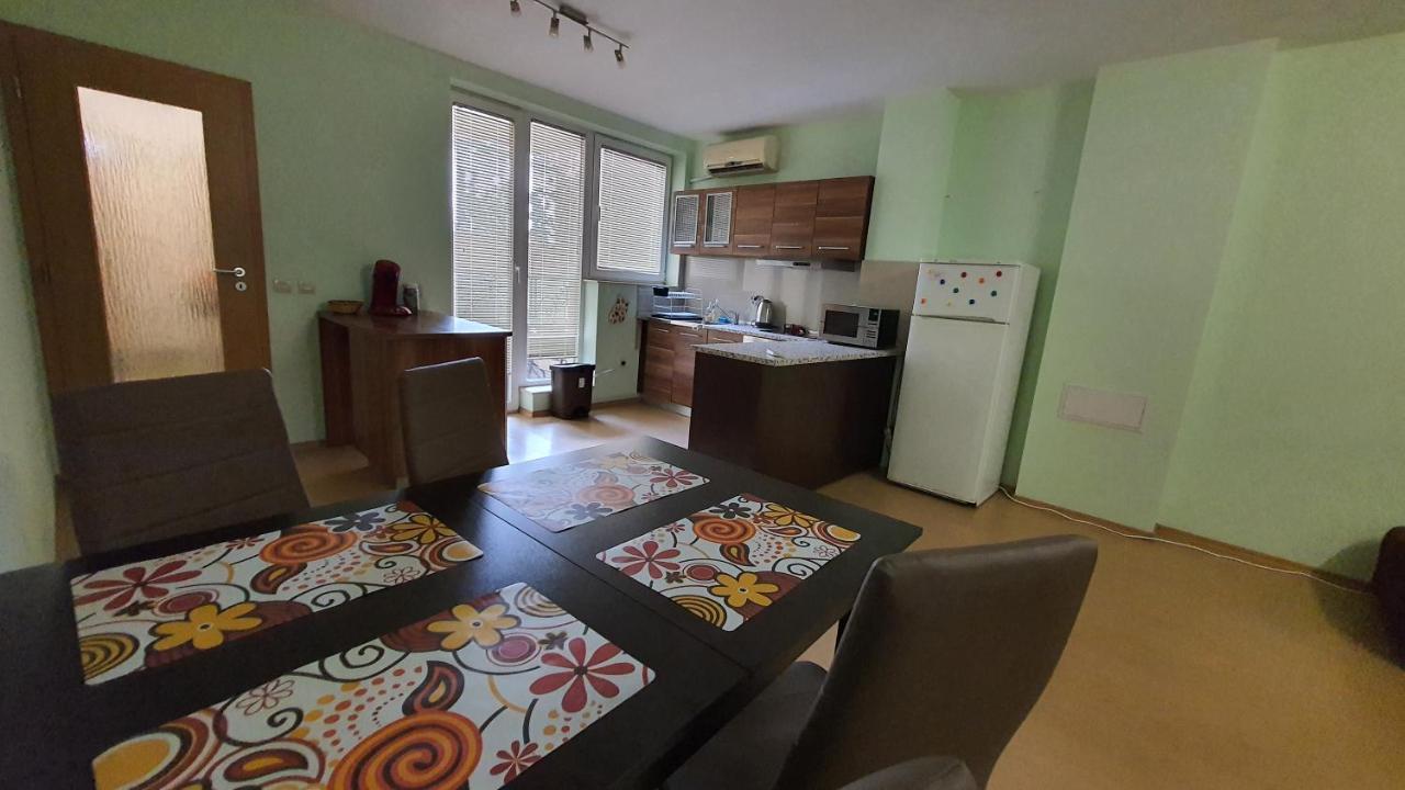 Ferienwohnung Minimalistic 1Br Flat With A Parking Spot Warna Exterior foto